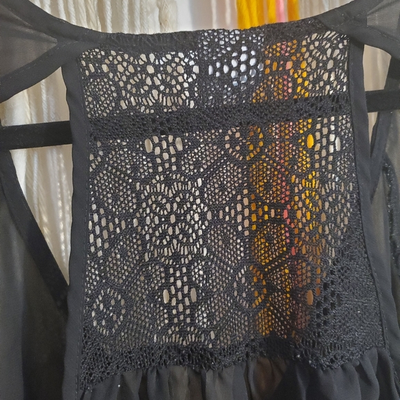 Lucy Love Sheer Top - Picture 2 of 4